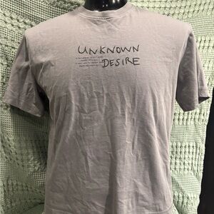 Men's Casual Gray Tee with Graphic Print